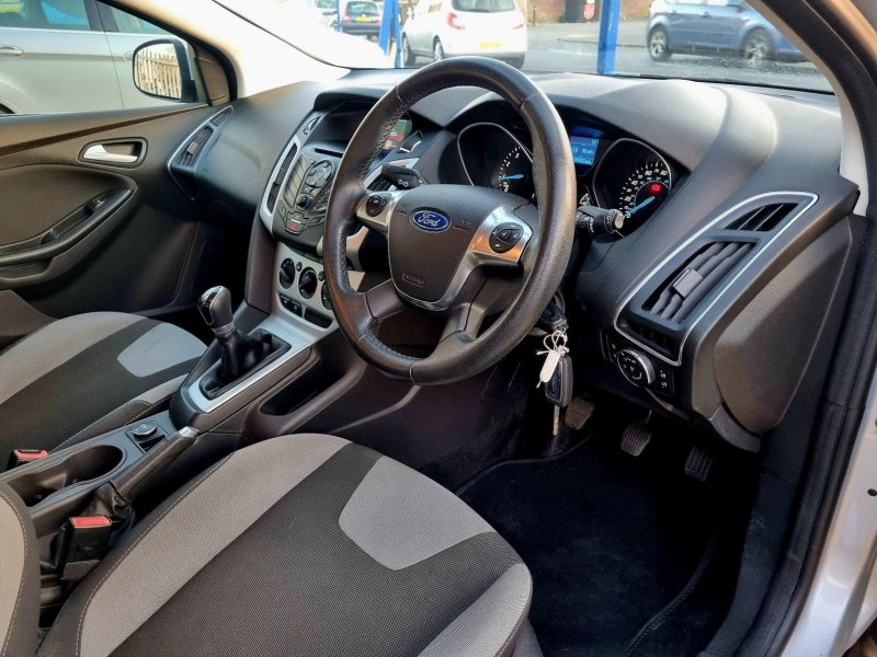 FORD FOCUS