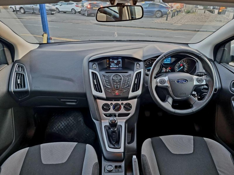 FORD FOCUS