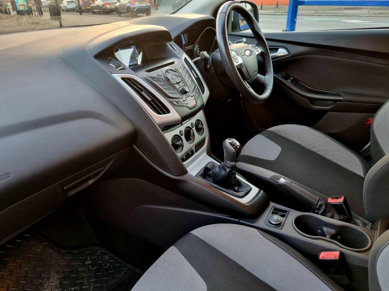 FORD FOCUS