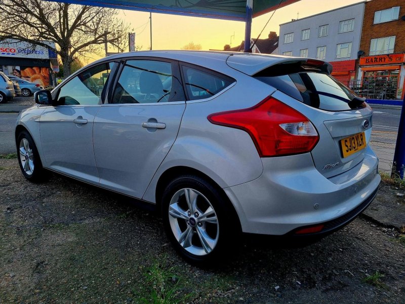 FORD FOCUS