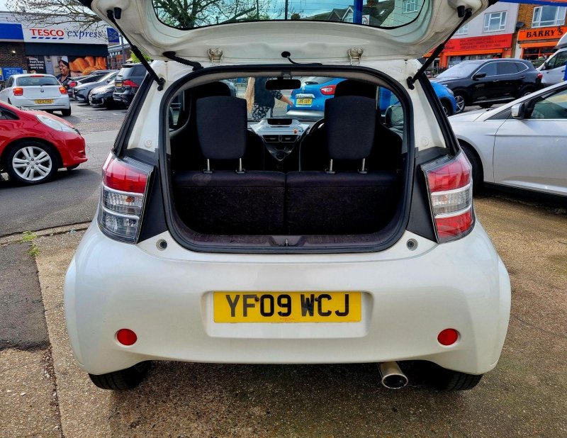 TOYOTA IQ
