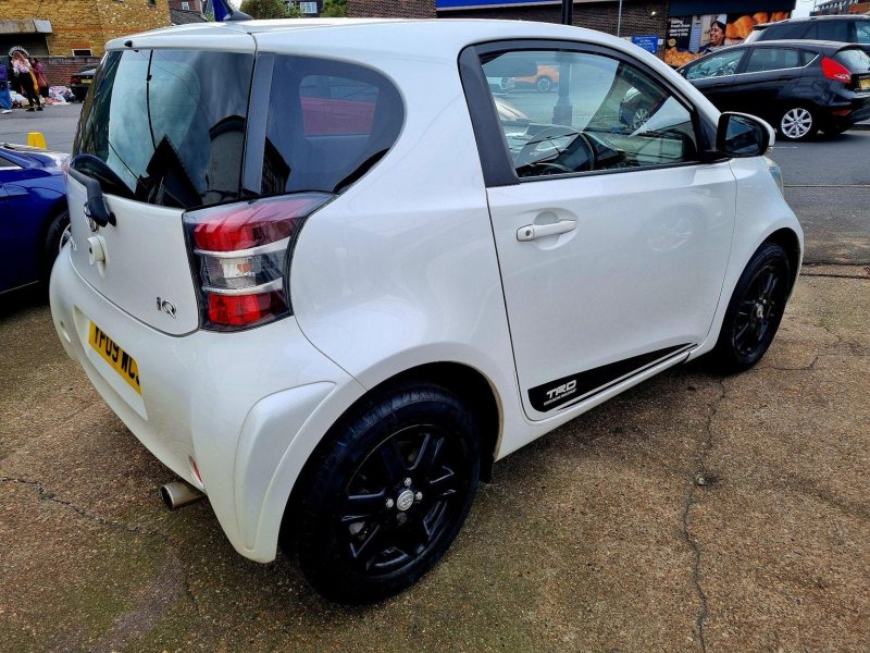 TOYOTA IQ