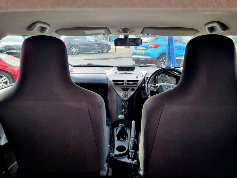 TOYOTA IQ