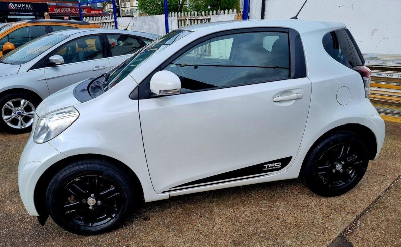 TOYOTA IQ