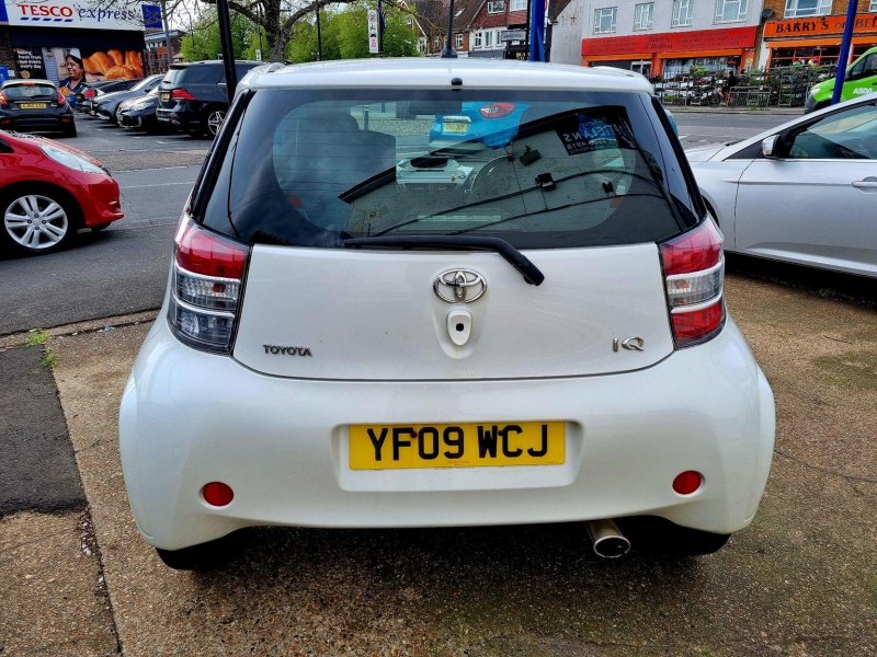 TOYOTA IQ