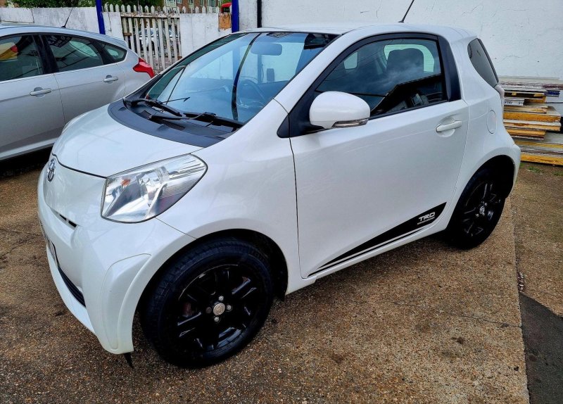 TOYOTA IQ