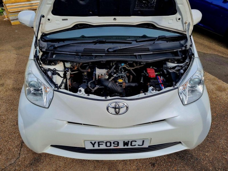 TOYOTA IQ