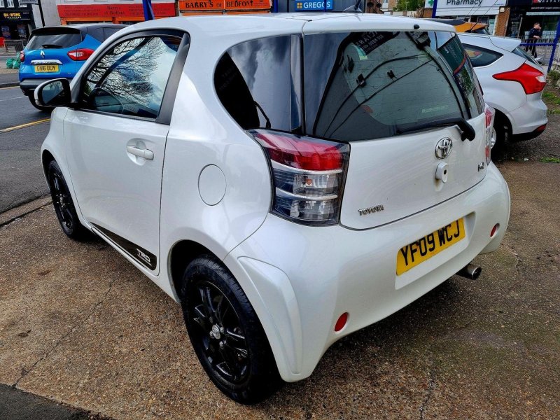 TOYOTA IQ