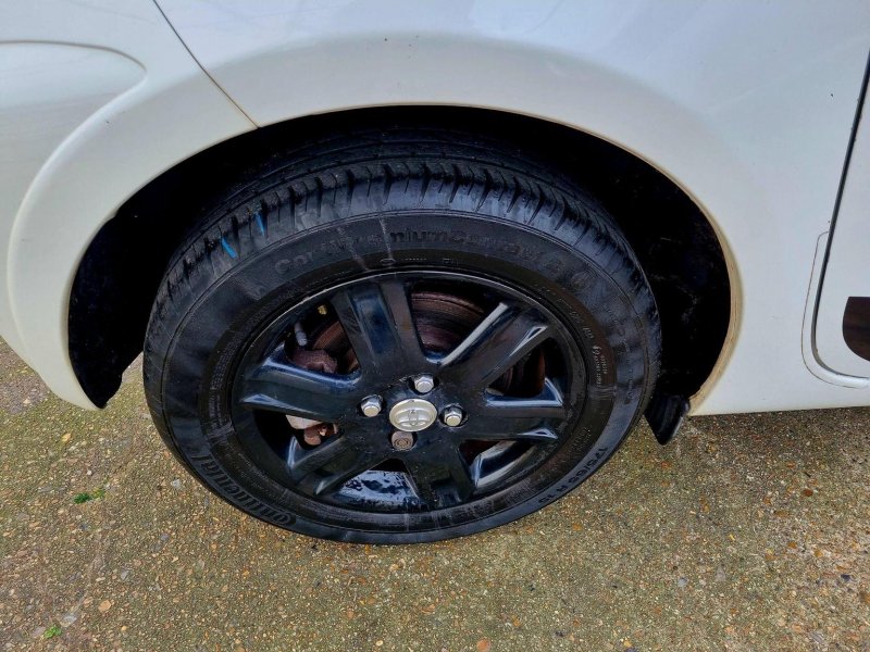 TOYOTA IQ