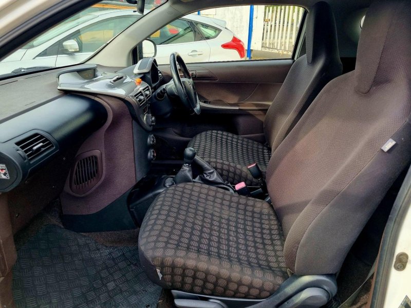 TOYOTA IQ