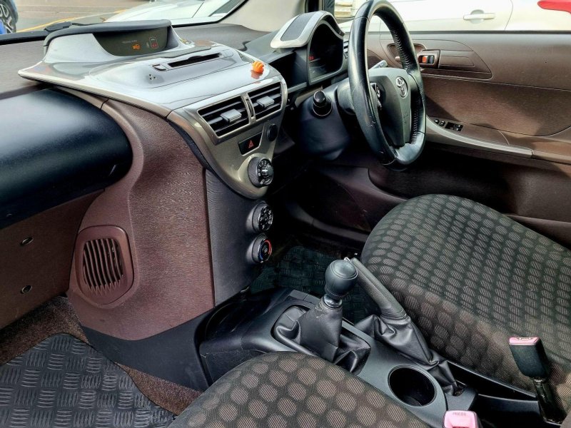 TOYOTA IQ