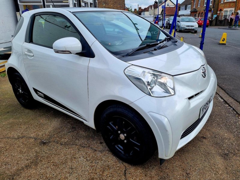TOYOTA IQ