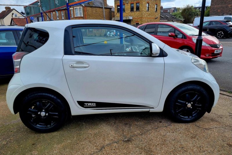 TOYOTA IQ