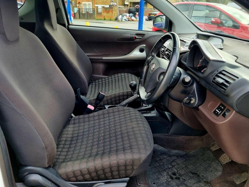 TOYOTA IQ