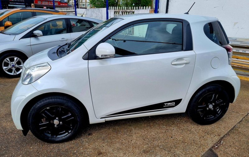 TOYOTA IQ
